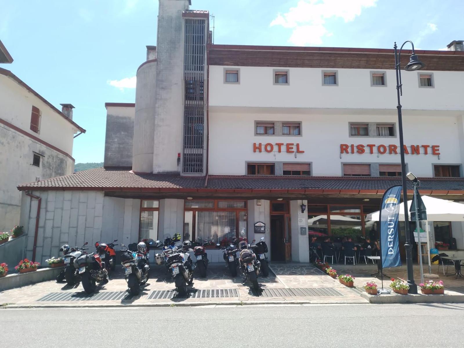 Bike & Bikers Hotel Restaurant Ampezzo Exterior photo