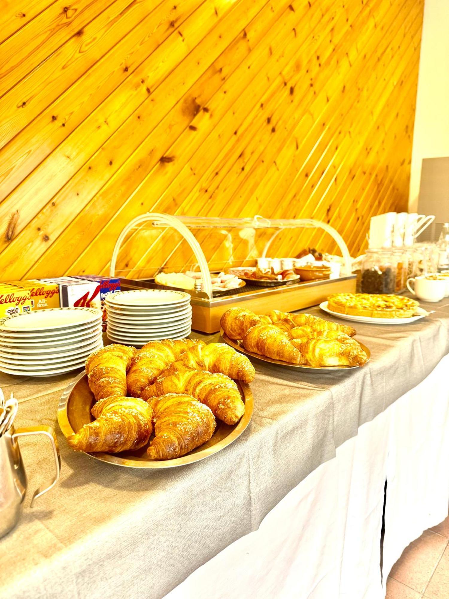 Bike & Bikers Hotel Restaurant Ampezzo Exterior photo