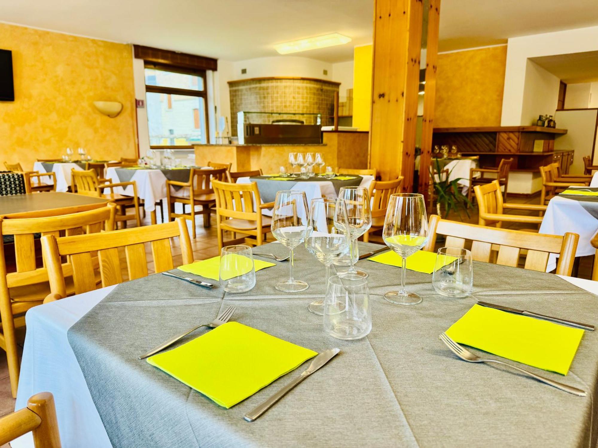 Bike & Bikers Hotel Restaurant Ampezzo Exterior photo