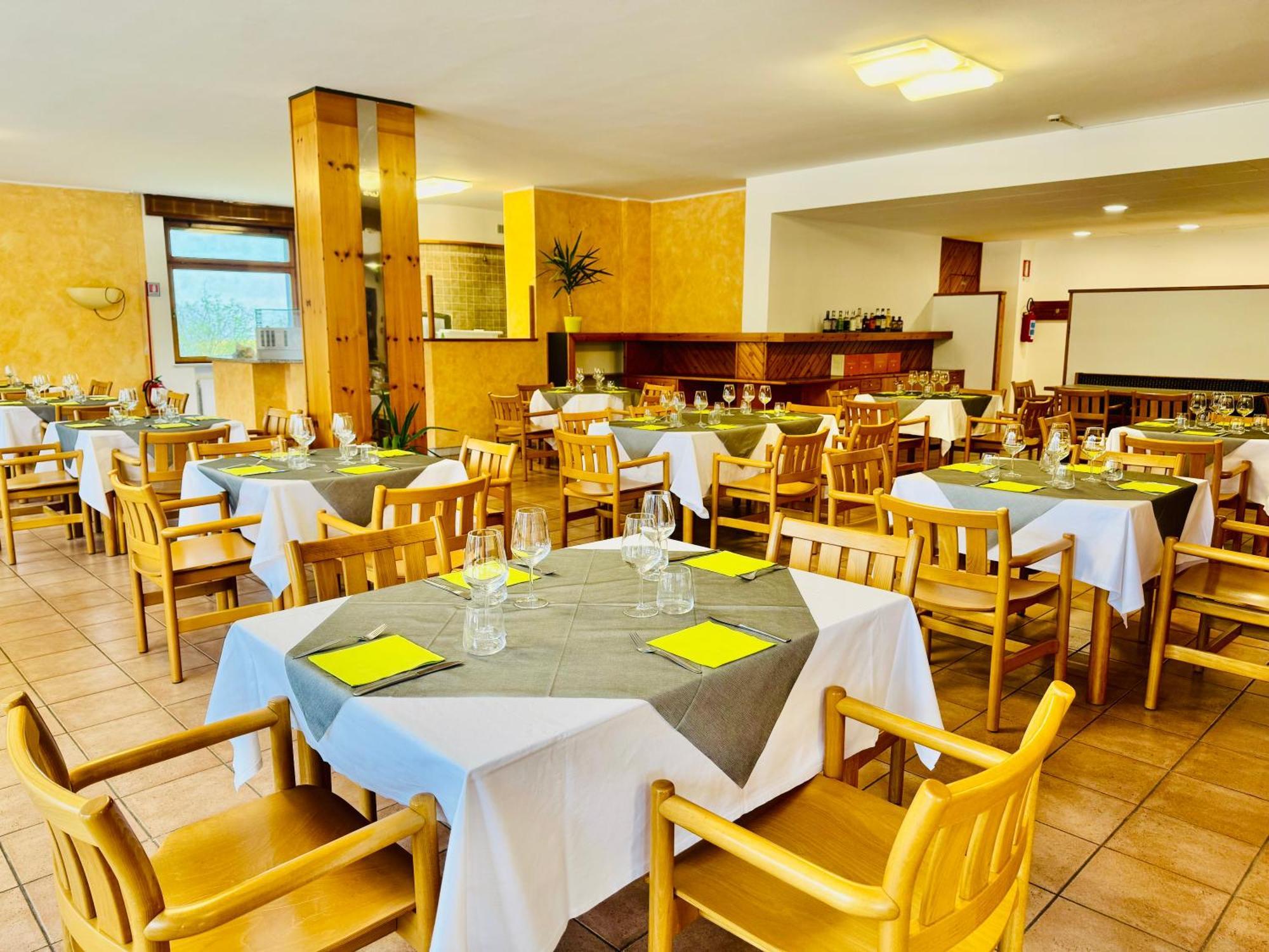 Bike & Bikers Hotel Restaurant Ampezzo Exterior photo